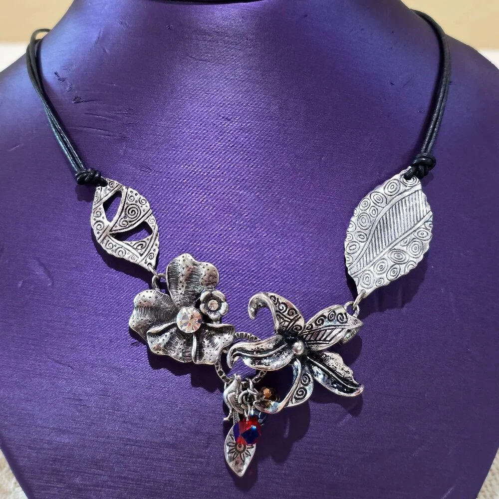 Vintage Contemporary Floral Lily Pansy Bib Charm Silver Black Statement Necklace